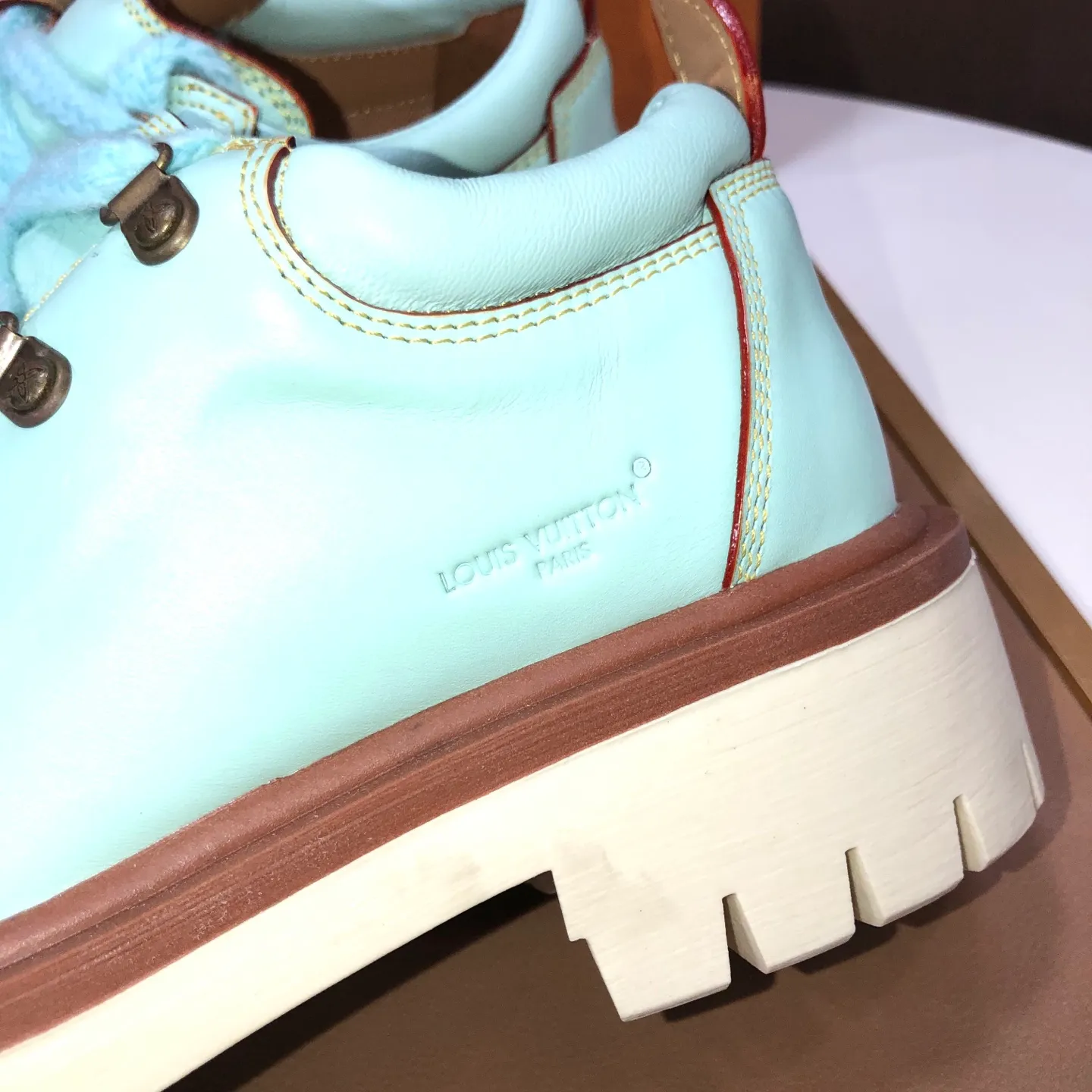 Men's shoes 💰660💰 LV Louis Vuitton 2025 autumn and winter new couple's new style, the original version is developed one to one, retro fashion, handsome and cool mountaineering derby shoes are out of stock 👍 💎 Material: imported first-layer cowhide 💎 Lining: imported lambskin 💎 Outsole: original molded TR non-slip sole 💎 Bottom height: 3.5cm 💎 Shoe size: 35-45 for both men and women